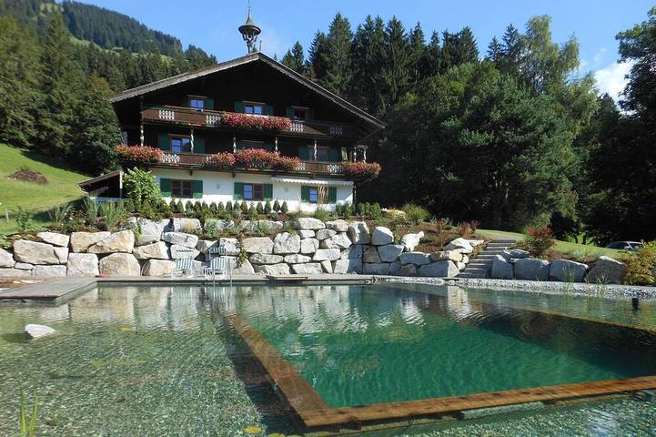 Ferienhaus für 12 Personen, mit Balkon und Whirlpool sowie Garten in Brixen im Thale