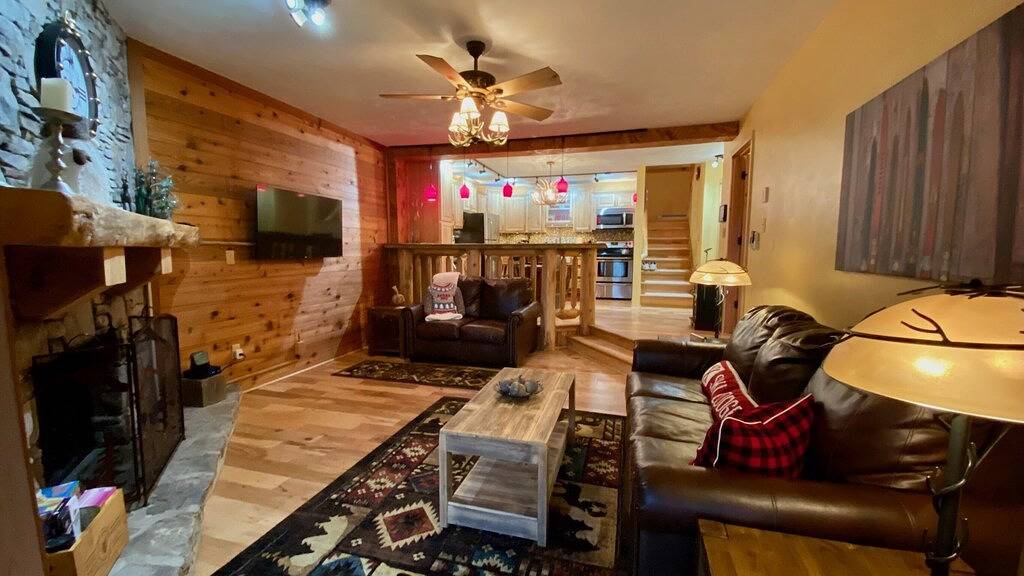 Ganze Wohnung, Cozy Mountain Getaway w/Hot Tub at Seven Springs Resort in Seven Springs, Pennsylvania