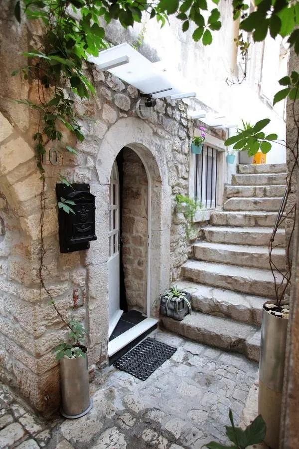 Holiday apartment for 9 people, with balcony and view - 1