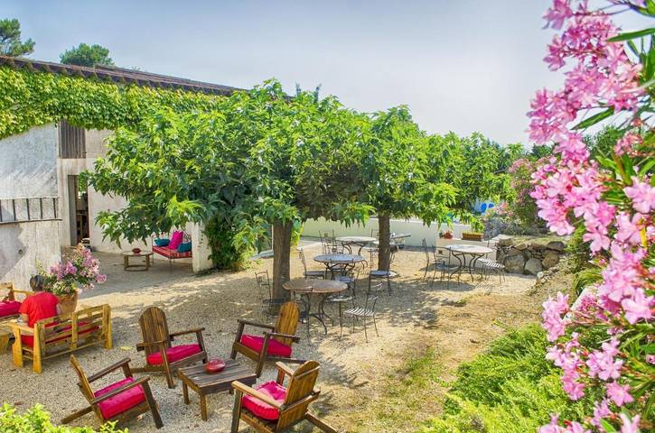 Location de vacances pour 4 personnes, avec piscine et jacuzzi ainsi que sauna et jardin dans Montlegun - 3