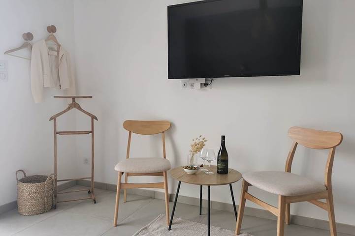 Location de vacances pour 2 personnes, avec Balcon à Prissé - 4