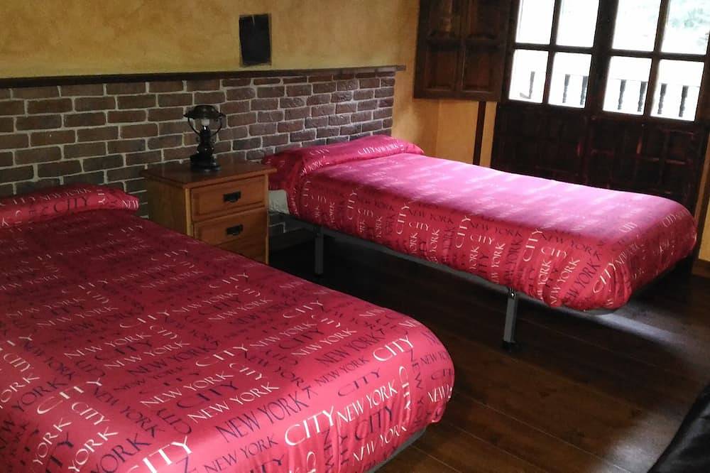 Beautiful independent stone houses absolute peace and beautiful surroundings. beaches in Entrambasaguas, Côte Cantabrienne