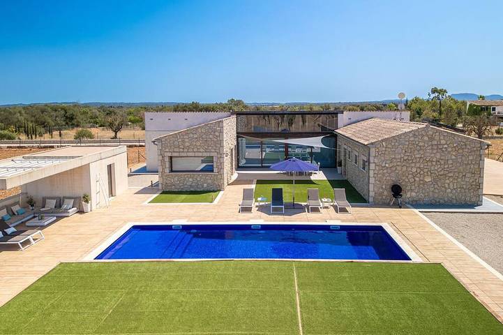 Villa für 6 Personen, mit Garten und Pool sowie Balkon - 1