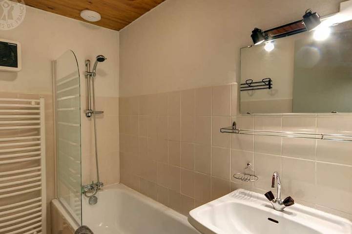 Gîte pour 4 personnes, avec terrasse, animaux acceptés à Saint-Didier-sur-Rochefort - 4