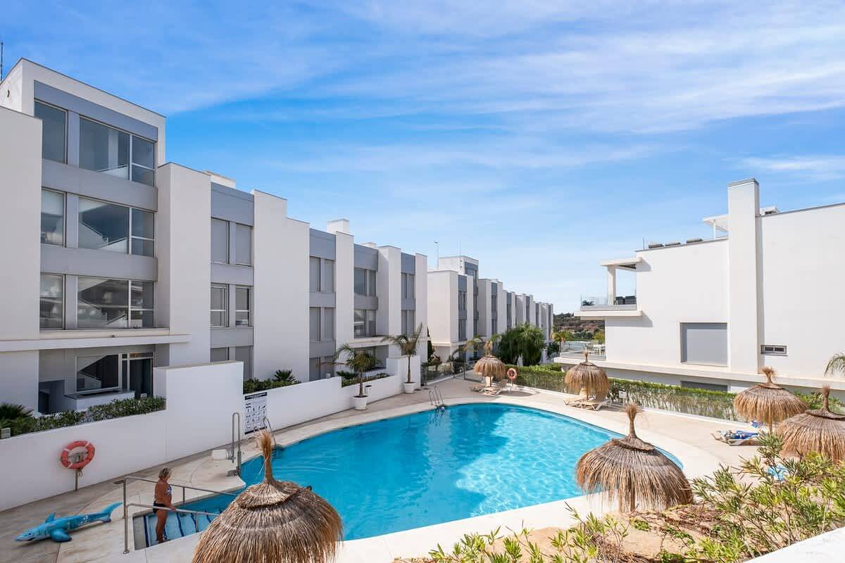 Apartamento entero, Apartamento de vacaciones para 6 personas con piscina in Cancelada (Estepona), Estepona