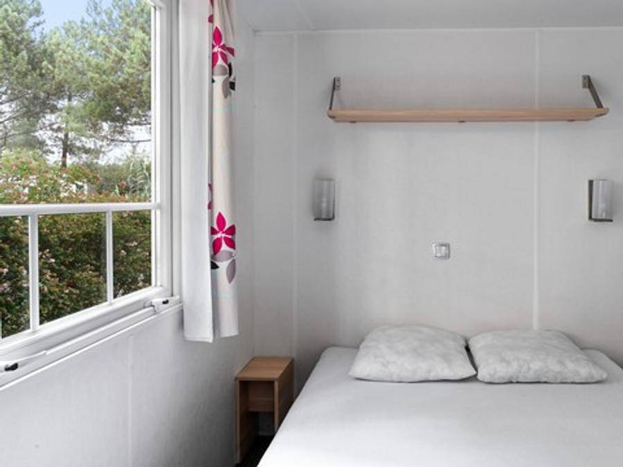 Camping La Croix du Vieux Pont - Mobilhome 6 personnes - Classic | 3 Ch. | 6 Pers. | Petite Terrasse in Berny-Rivière, Aisne