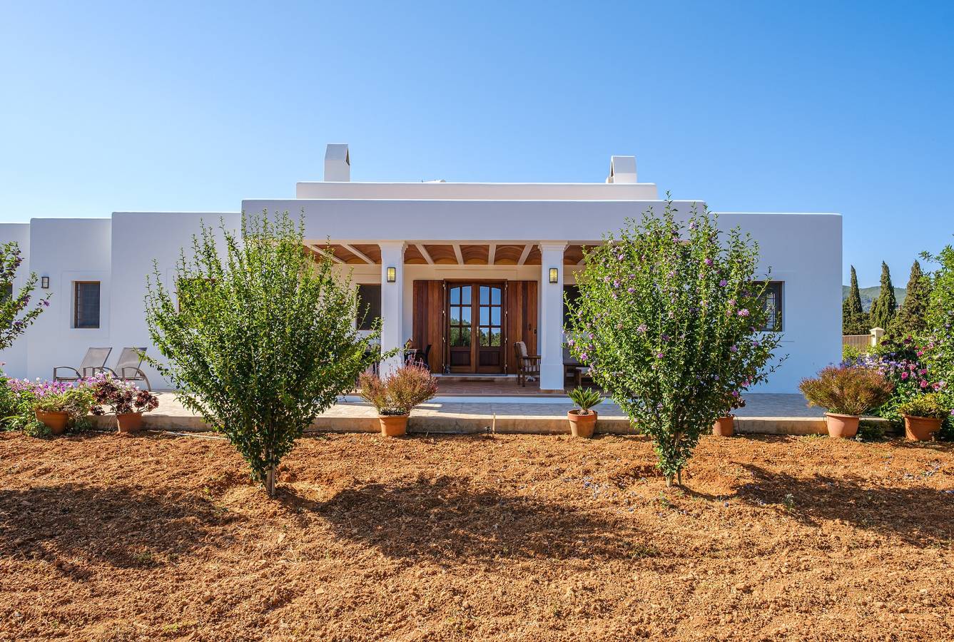 Casa di campagna ibizenca con portico, orto, terrazza solarium e wi-fi in Sant Carles de Peralta, Santa Eularia des Riu