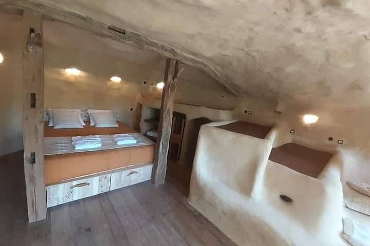 Gîte pour 5 personnes, avec jardin ainsi que terrasse et sauna à L'Isle-Bouzon - 2