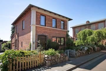 Ferienhaus 'Die Kleine Ferienvilla' mit privater Terrasse, Garten und Wi-Fi