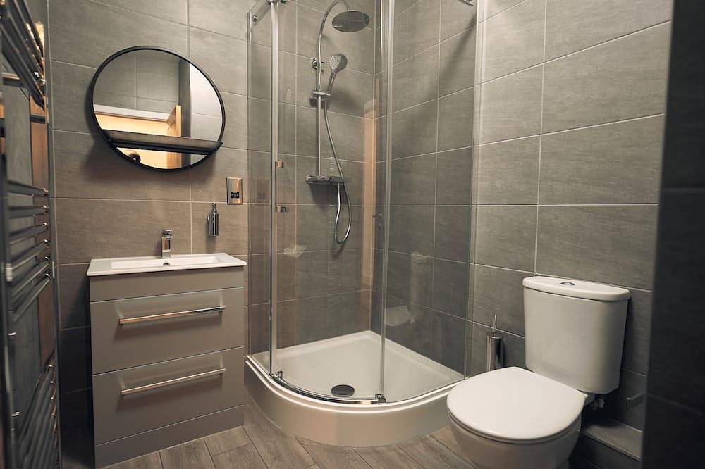 Appartement entier, Kingfisher-Standard-Appartement-Salle de bain privée-Terrasse in Hungerford, Berkshire