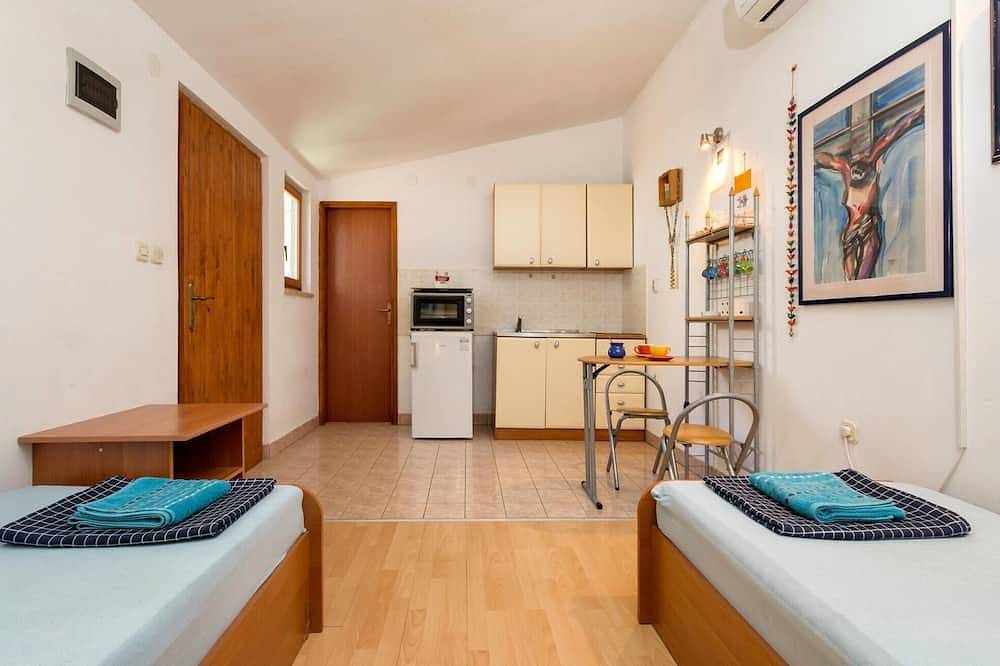 Awesome home in Premantura with Wifi in Premantura, Southcoast Istria