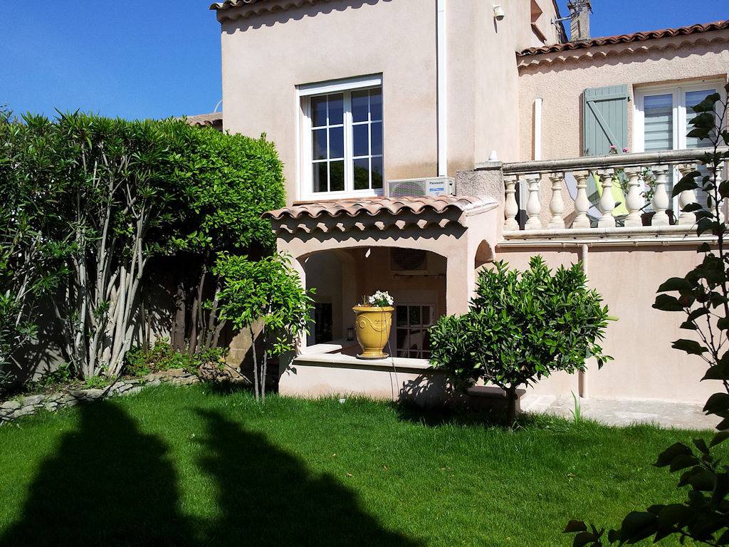 Eau Vive : petite maison jardin proximité mer in Martigues, Région d'Istres