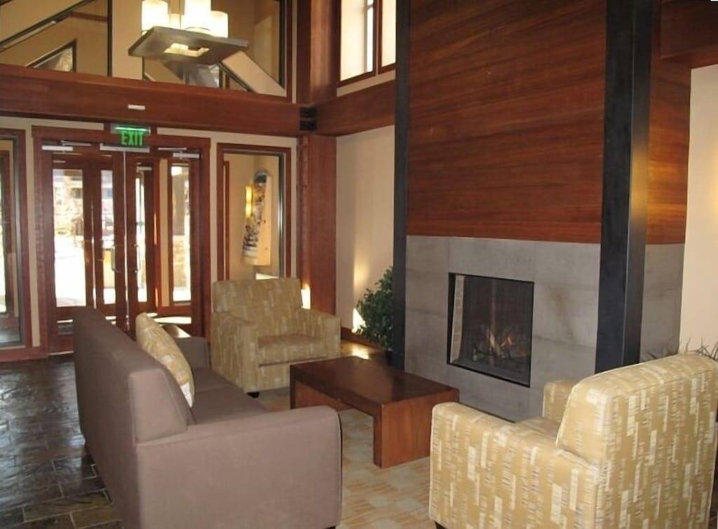 Ganze Wohnung, 5. Stock mit schöner Aussicht! Volle Küche! Tolle Bewertungen! Buchen Sie mehr und sparen Sie! in Winter Park, Arapaho and Roosevelt National Forests