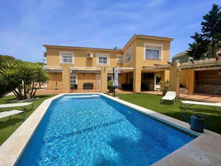 Casa rural para 8 personas, con terraza además de piscina y jardín en Benidorm - 3