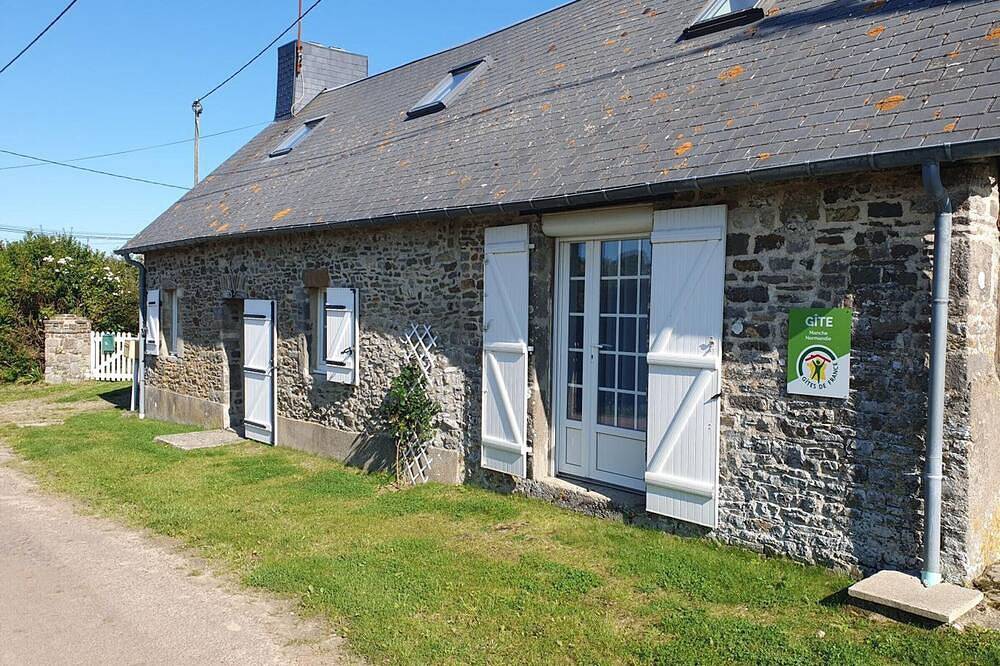 Charmante maison avec jardin clos près des plages du Cotentin in Denneville, Région de Coutances