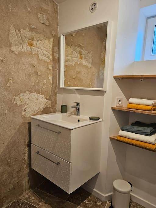 One-Bedroom House in Rochecorbon, Région de Tours