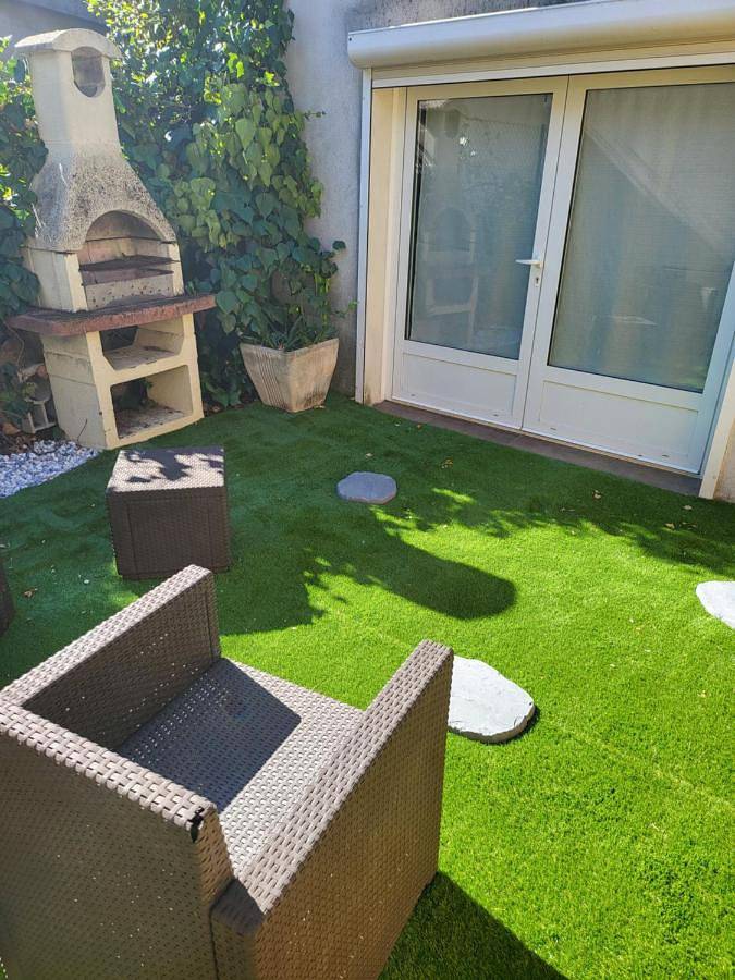 Appartement de vacances pour 2 personnes, avec jardin et jacuzzi
