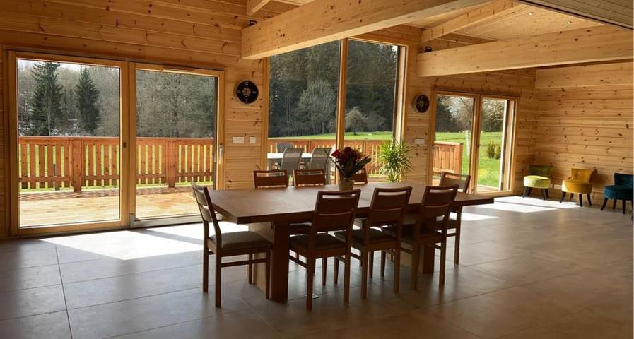 Chalet pour 6 personnes, avec Balcon ainsi que Terrasse et Jardin dans le Doubs