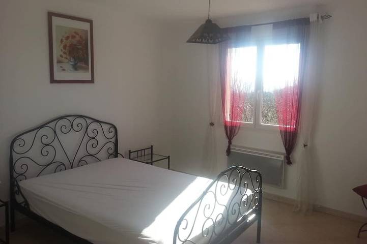 Location de vacances pour 7 personnes, avec jardin et terrasse à Puyloubier - 3