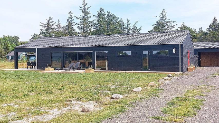 Ferienhaus für 8 Personen, mit Balkon/Terrasse und Terrasse sowie Sauna in Bratten