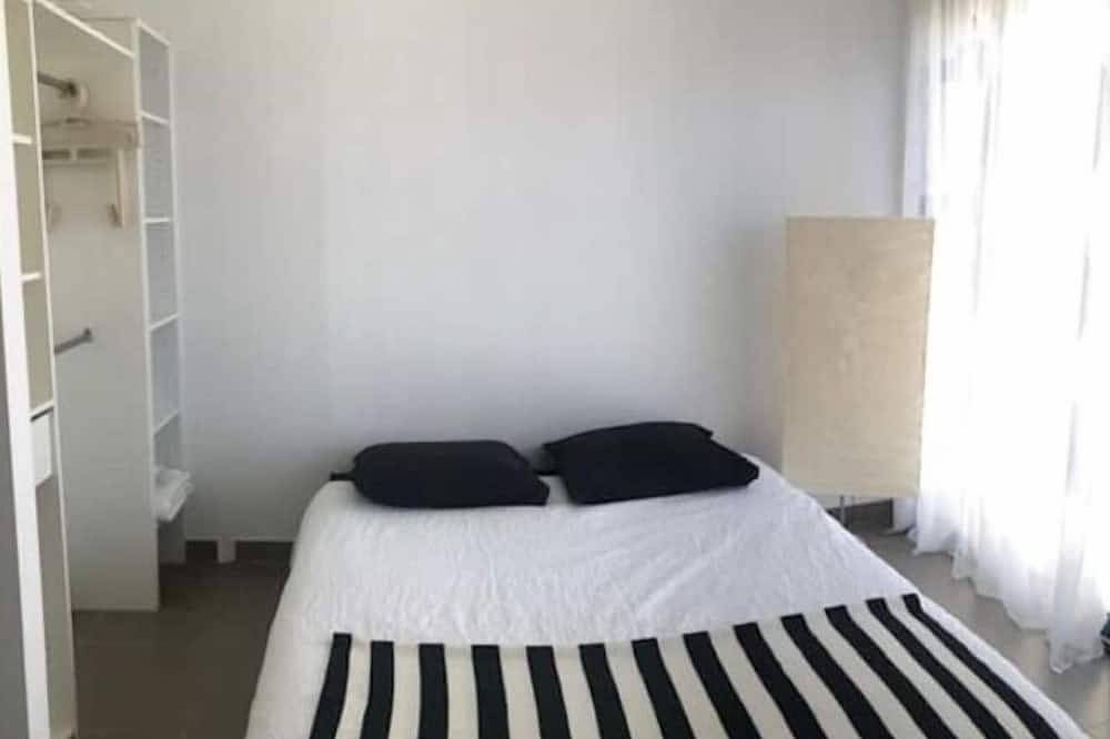 Maison Mitoyenne Située à 5 Minutes en Voiture du Centre Ville in Pont-Saint-Esprit, Region de Nimes