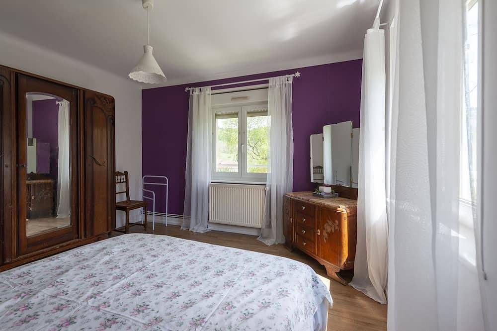 La Maison du Patrel - Chambres d'hôtes_4 personnes in Ban-sur-Meurthe-Clefcy, Parc naturel régional des Ballons des Vosges