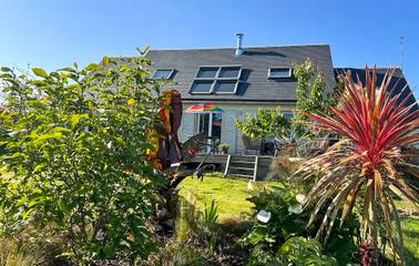 Gîte pour 8 personnes, avec terrasse et jardin à Taulé