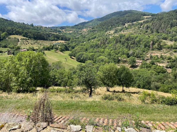 Gîte pour 5 personnes, avec piscine à Empurany
