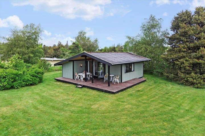 Feriehus for 4 personer, med terrasse i Møn