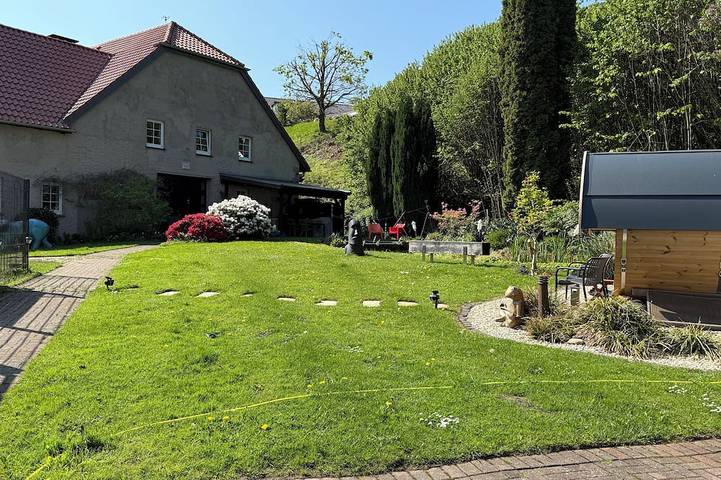 Ferienwohnung für 4 Personen, mit Whirlpool und Terrasse sowie Garten und Sauna in Externsteine