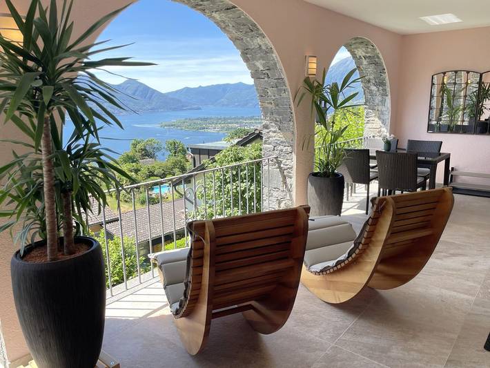 Ferienwohnung für 4 Personen, mit Balkon/Terrasse und Terrasse sowie Seeblick in Brione sopra Minusio