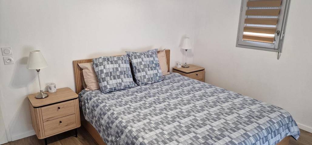 Gîte pour 3 personnes, avec vue et terrasse, animaux acceptés à Lieusaint