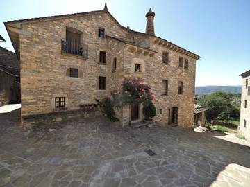 Casa rural para 4 personas, con jardín y vistas, Se admiten mascotas en Sobrarbe