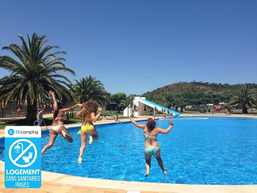 Zecamping 4 étoiles toboggans pataugeoire locatif 10m2 2 pers in Pals, Costa Brava