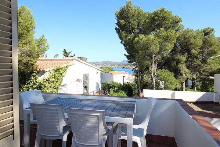 Gîte pour 8 personnes, avec jardin, animaux acceptés