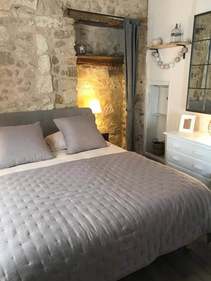 Appartement entier, Au cœur de Céreste in Céreste, Parc naturel régional du Luberon