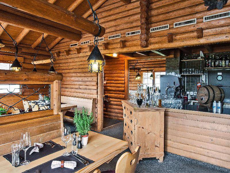 Hotel Ustria Parlatsch - Einzelzimmer mit Etagendusche in Trin Mulin, Trin