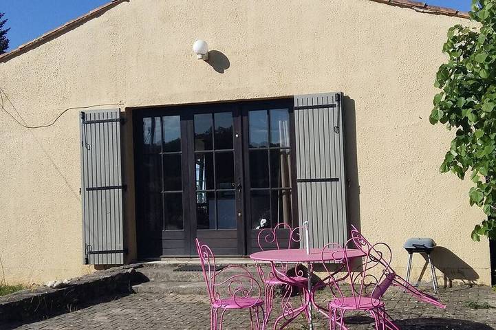 Gîte pour 4 personnes, avec jardin et terrasse à Bonnieux
