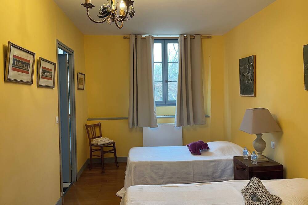Belle suite de 2 chambres et une salle de bains dans un château en Sologne in Salbris, Sologne