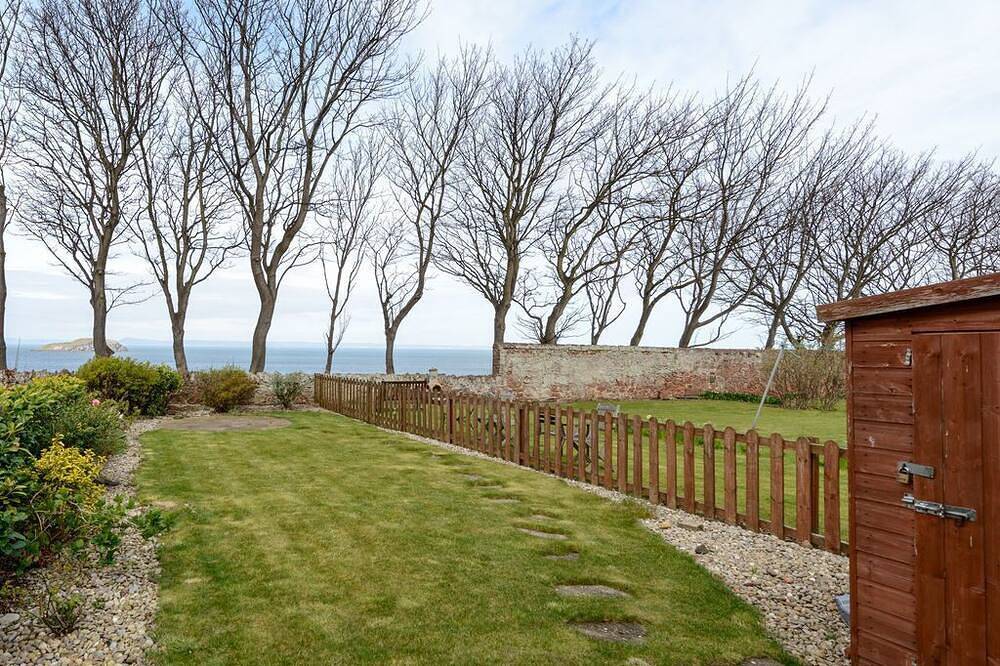 Charming Cottage in North Berwick with Sea Views in North Berwick, Edinburgh and Lothian