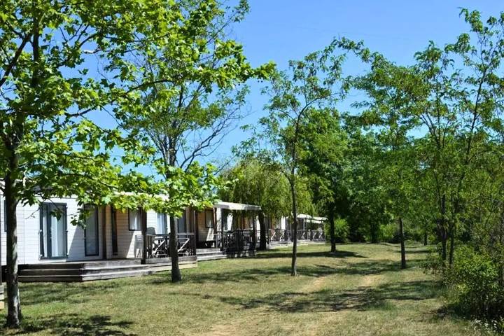 Camping für 4 Personen, mit Pool und Terrasse, mit Haustier in der Ardèche - 3