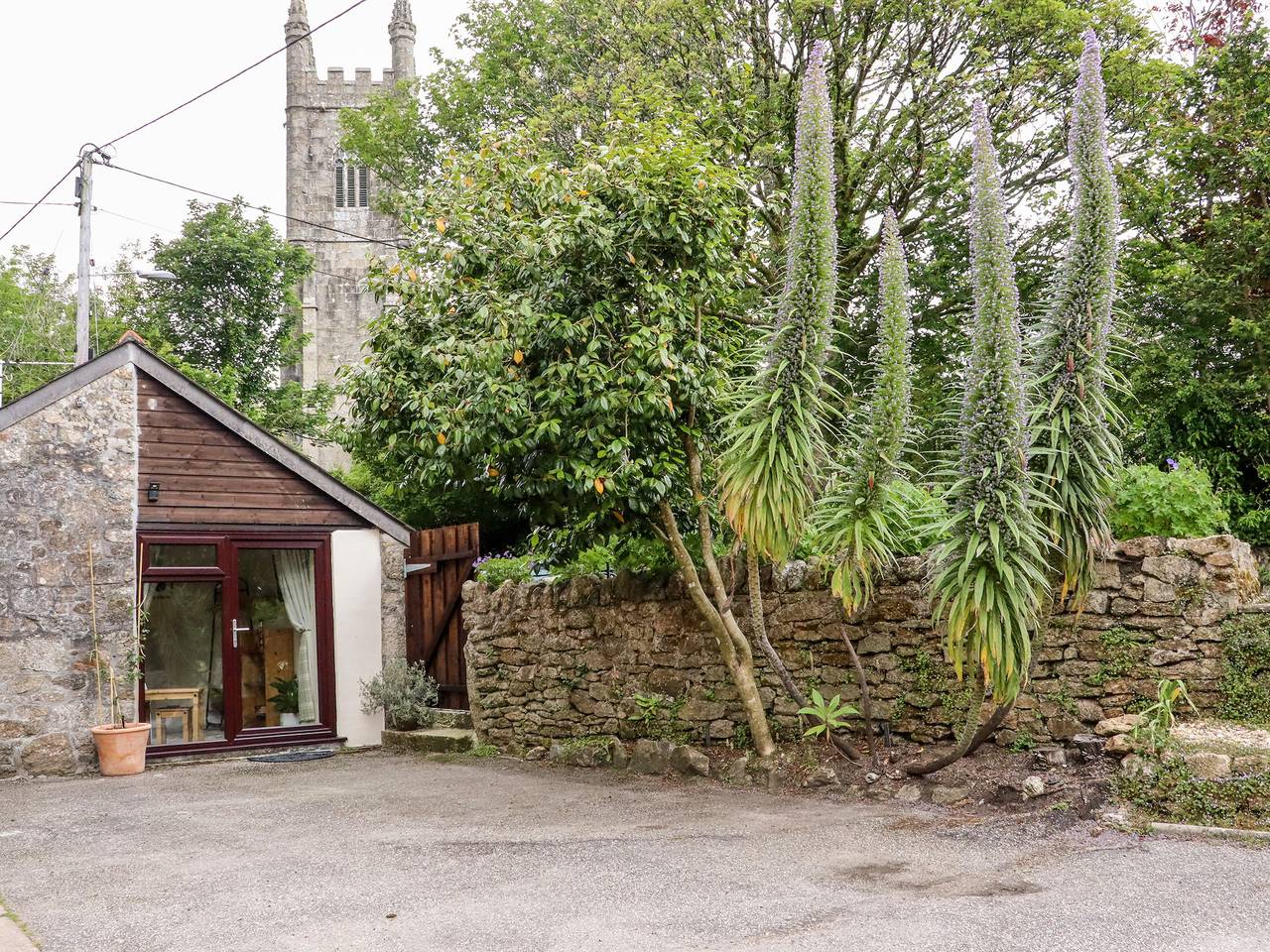 Lannlyvri Lodge in Cornwall