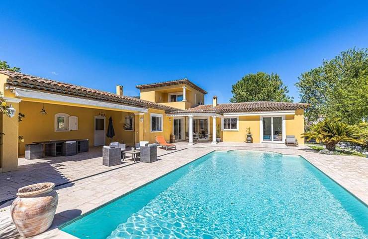 Ferienhaus für 8 Personen, mit Terrasse und Garten sowie Pool in Vence