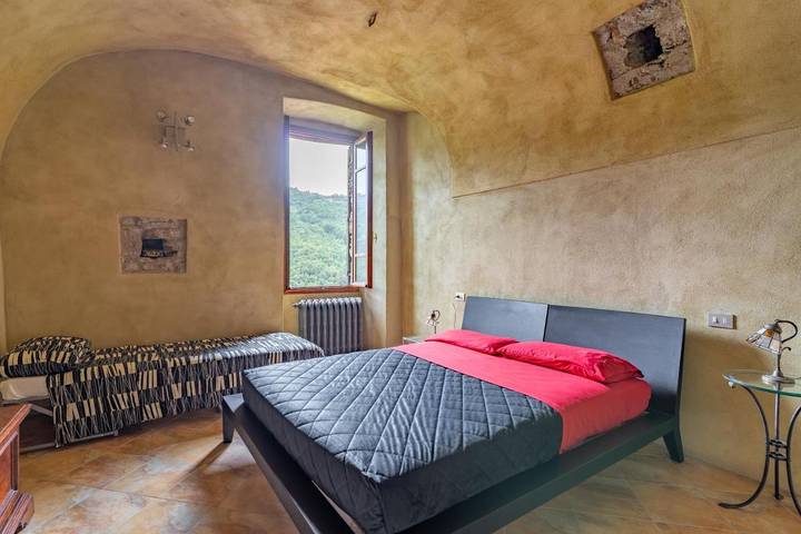 Location de vacances pour 5 personnes, avec terrasse et vue à Apricale