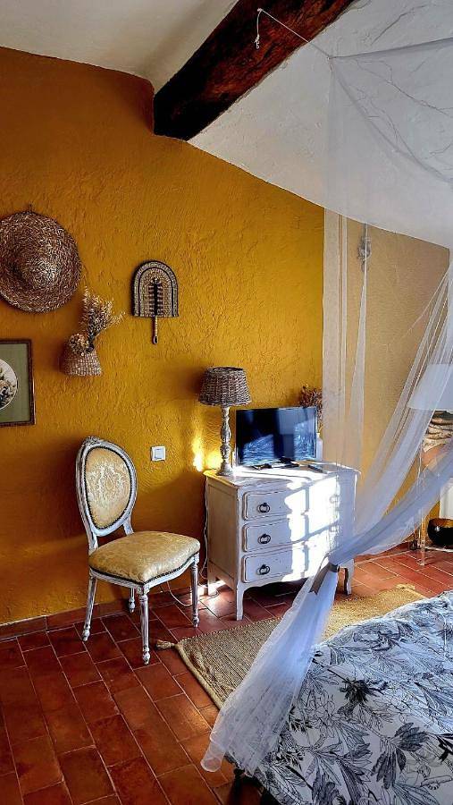 Chambre d’hôte pour 2 personnes, avec vue et balcon ainsi que piscine et jardin à Tourrettes-sur-Loup - 2