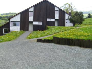 Gîte pour 6 personnes, avec terrasse et jardin, animaux acceptés à Bestwig