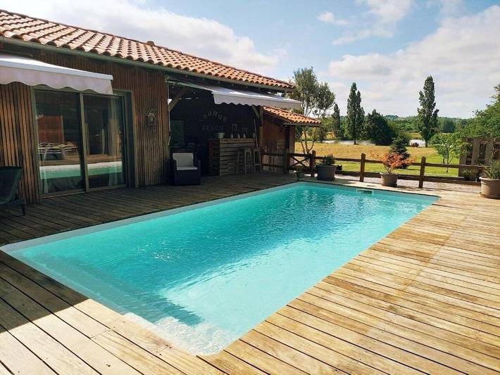 Gîte pour 2 personnes, avec piscine ainsi que terrasse et vue dans Gouts