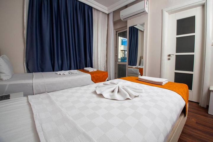 Hôtel pour 4 personnes, avec jardin ainsi que vue et piscine - 1