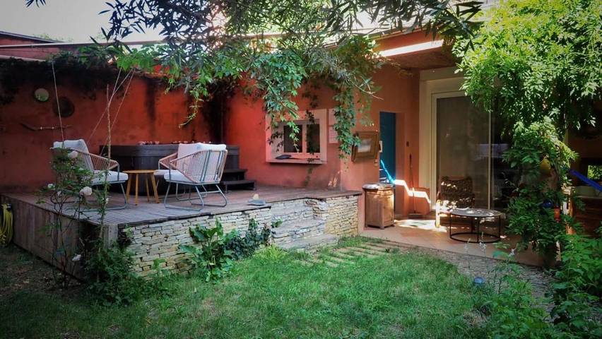 Maison d’hôte pour 3 personnes, avec piscine ainsi que jacuzzi et jardin à Millau - 2