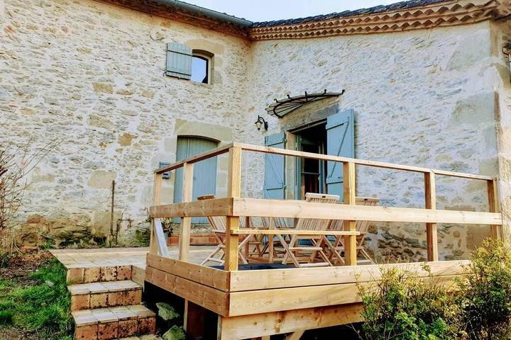 Location de vacances pour 4 personnes, avec balcon et jardin à Saint-Sève